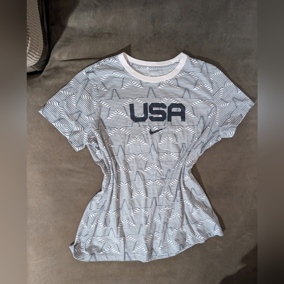 Nike Striped Tee in White and Gray - Picture 1 of 6